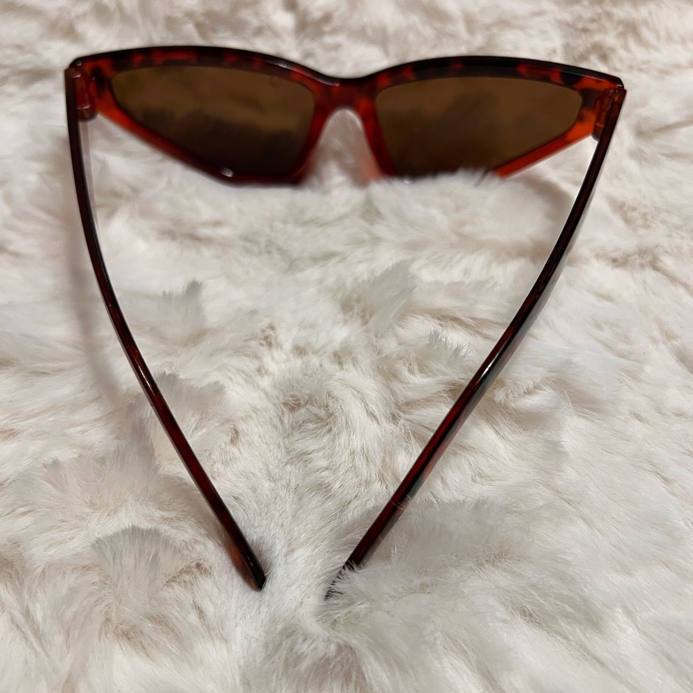 Tortoise Shell Sunglasses - Picture 4 of 5